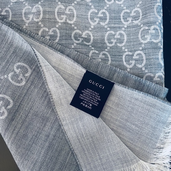 NWT Gucci silk/wool blend scarf - Picture 3 of 4